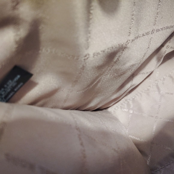 FLAWLESS!! Michael Kors, Large Maple Logo Signature Logo Crossbody/Tote - Picture 12 of 12